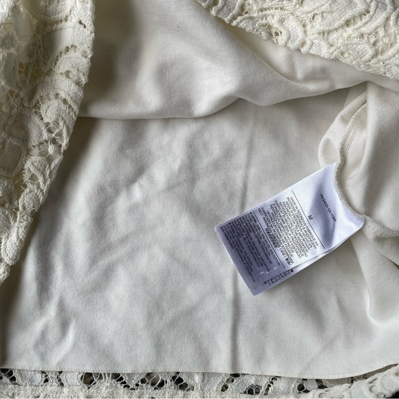 Banana Republic Cream Lace Top- Medium - Picture 7 of 7
